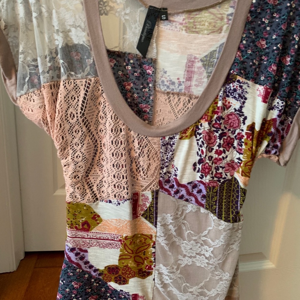 Buckle pink crochet and lace patch top